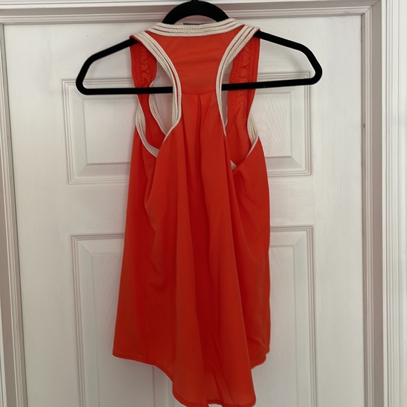 Beautiful orange razorback top - Picture 2 of 3